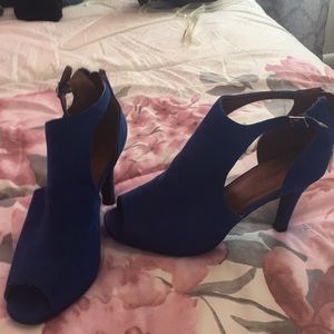 Blue suede shoes